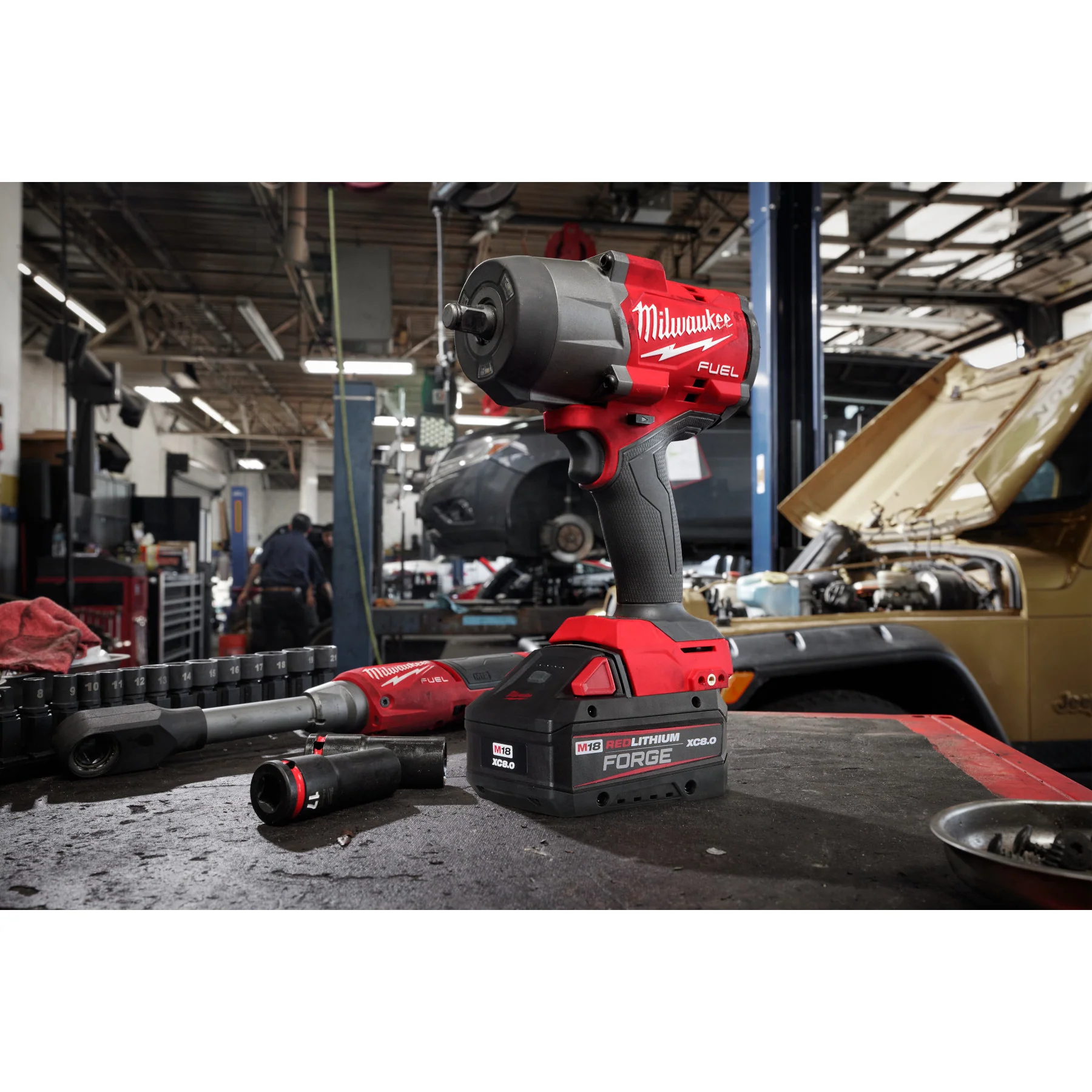 Milwaukee M18 FUEL™ 1/2" High Torque Impact Wrench w/ Friction Ring REDLITHIUM™ FORGE™ Kit - Image 14
