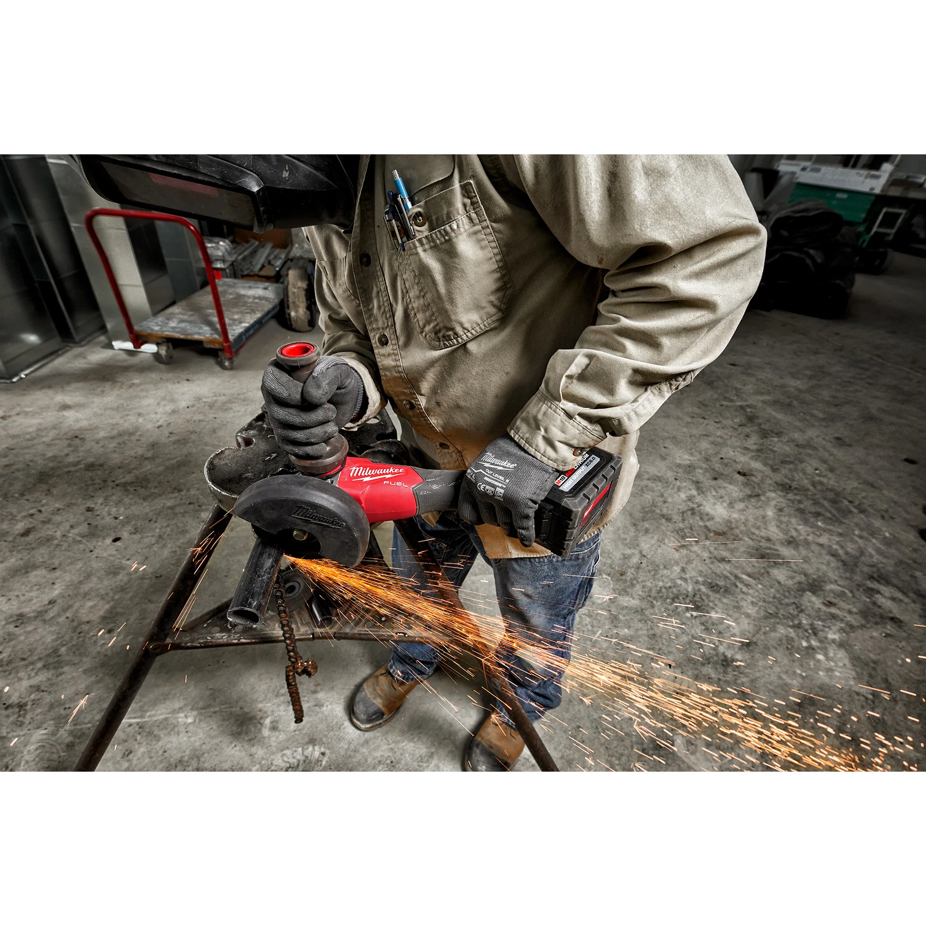 Milwaukee M18 FUEL 4-1/2"/5" Slide Switch Braking Grinder w/ ONE-KEY - Tool Only - Image 29