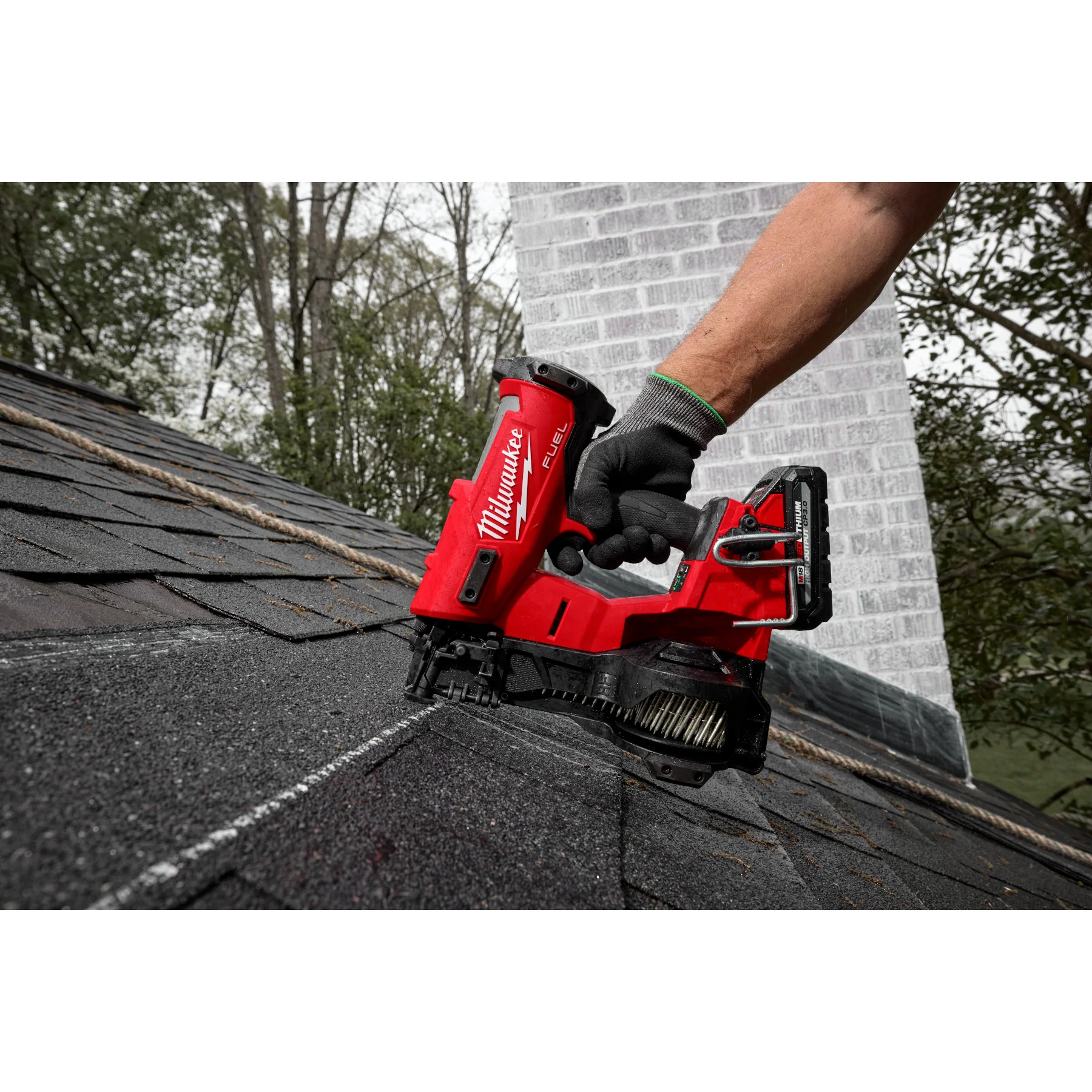 Milwaukee M18 FUEL Coil Roofing Nailer - Tool Only - Image 19