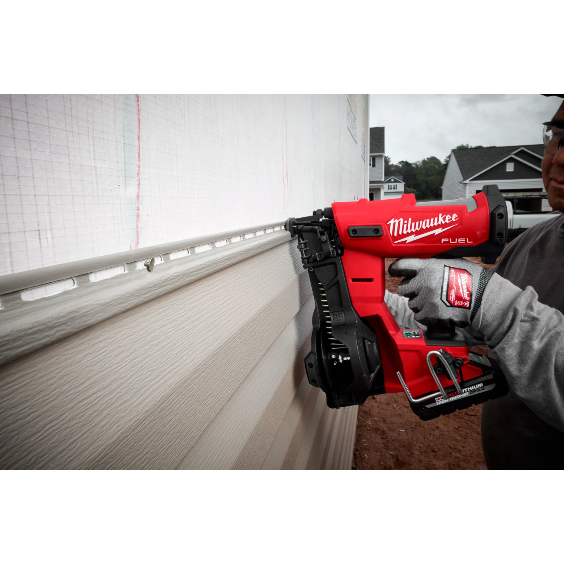 Milwaukee M18 FUEL Coil Roofing Nailer - Tool Only - Image 30