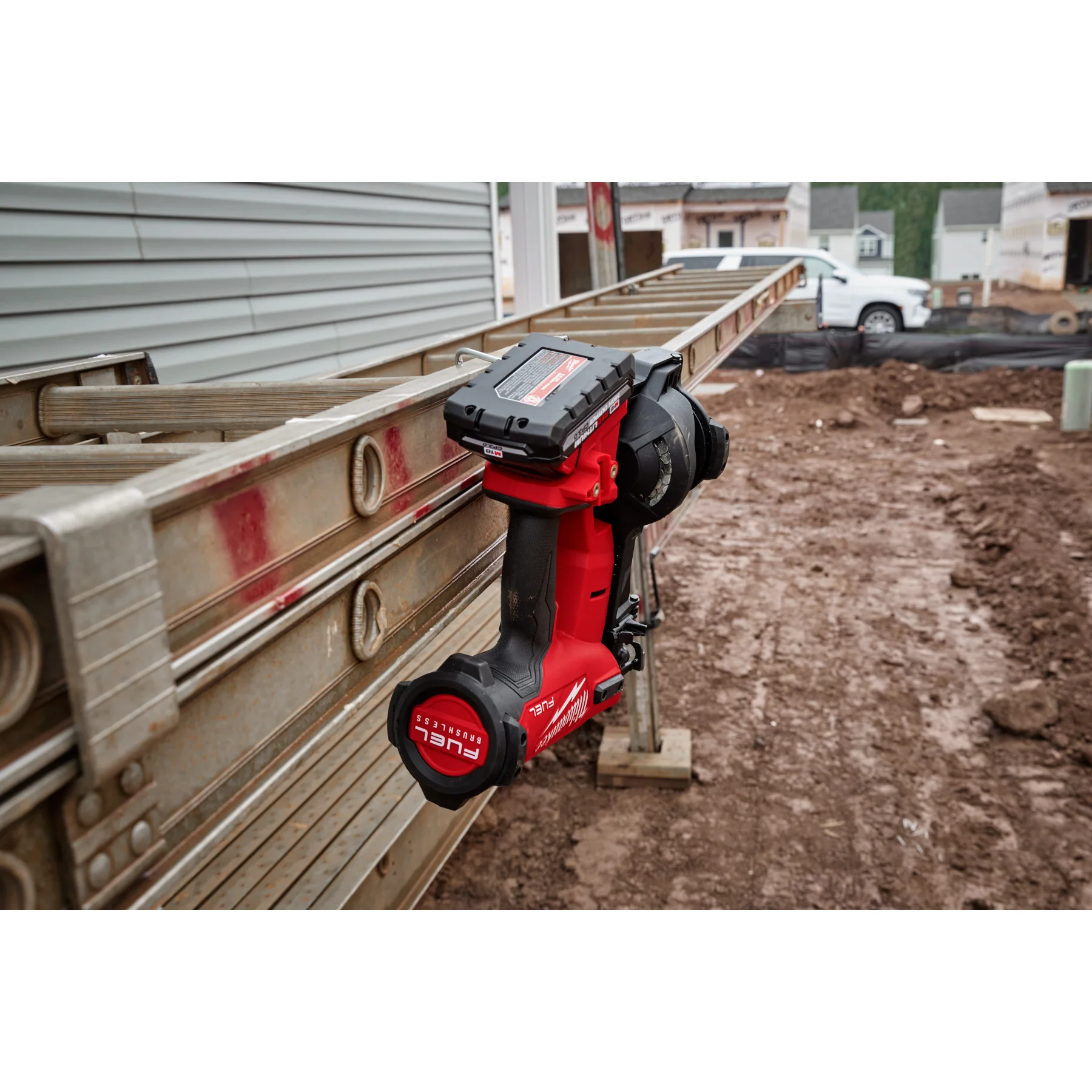 Milwaukee M18 FUEL Coil Roofing Nailer - Tool Only - Image 32