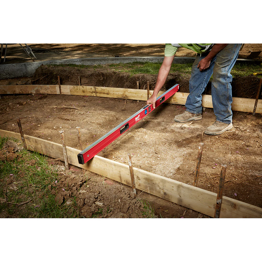 Milwaukee 72" REDSTICK Digital Level with PINPOINT Measurement Technology - Image 3