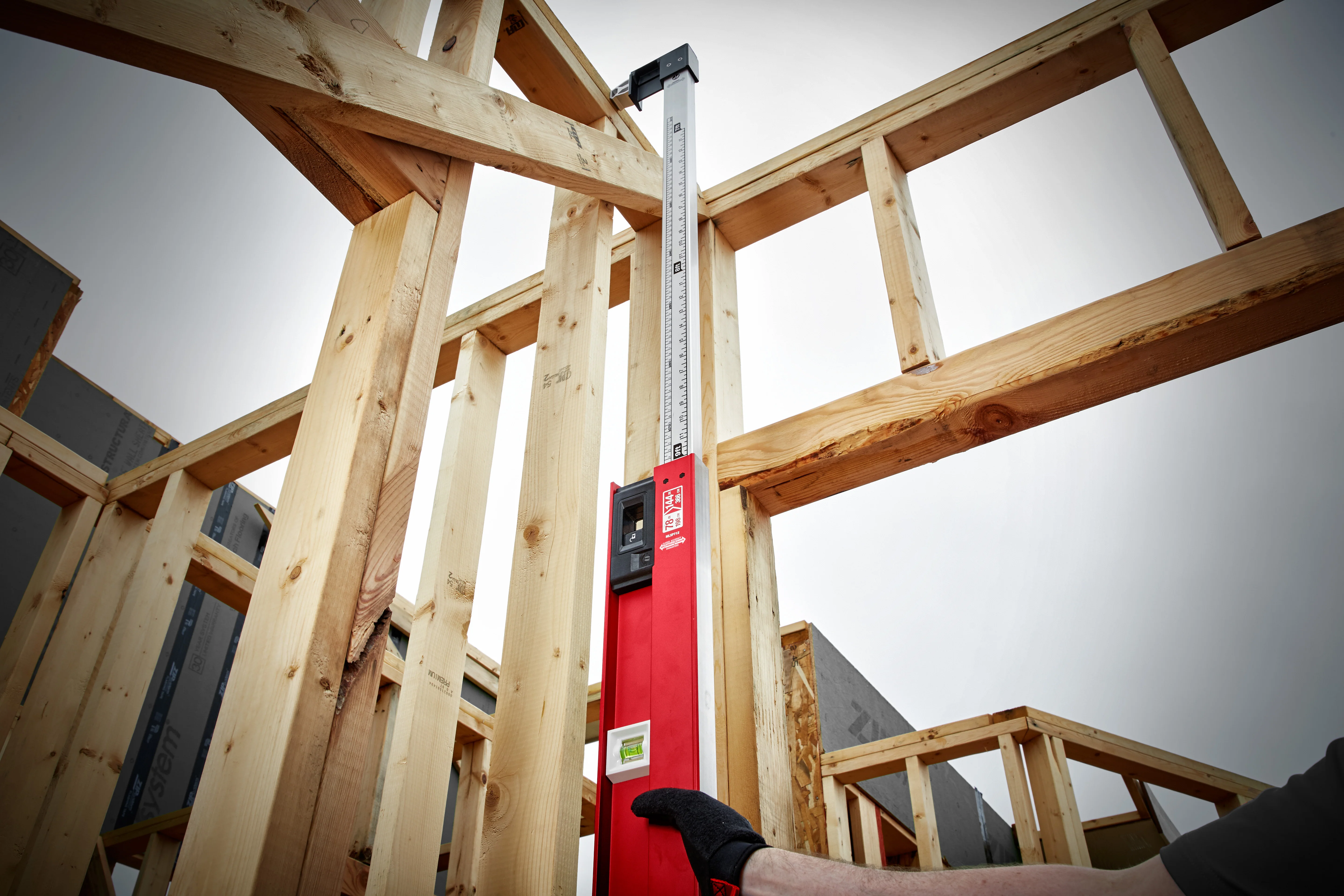 Milwaukee 6.5ft - 12ft REDSTICK™ Expandable Level - Image 12
