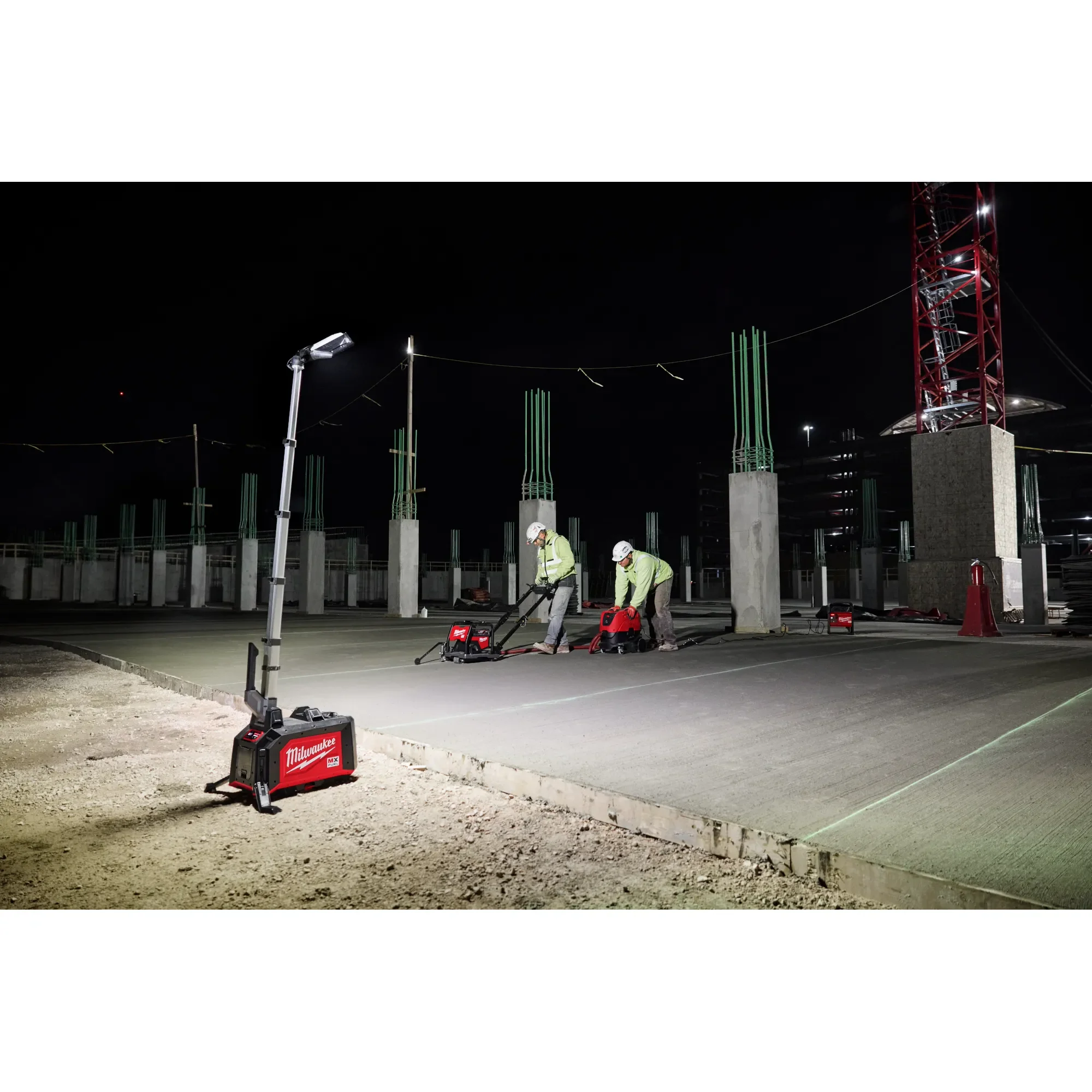 Milwaukee MX FUEL™ ROCKET™ Dual Power Compact Tower Light Kit - Image 6