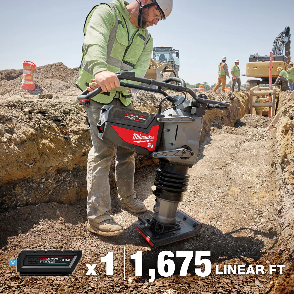 Milwaukee MX FUEL™ 70kg Tamping Rammer Kit - Image 3
