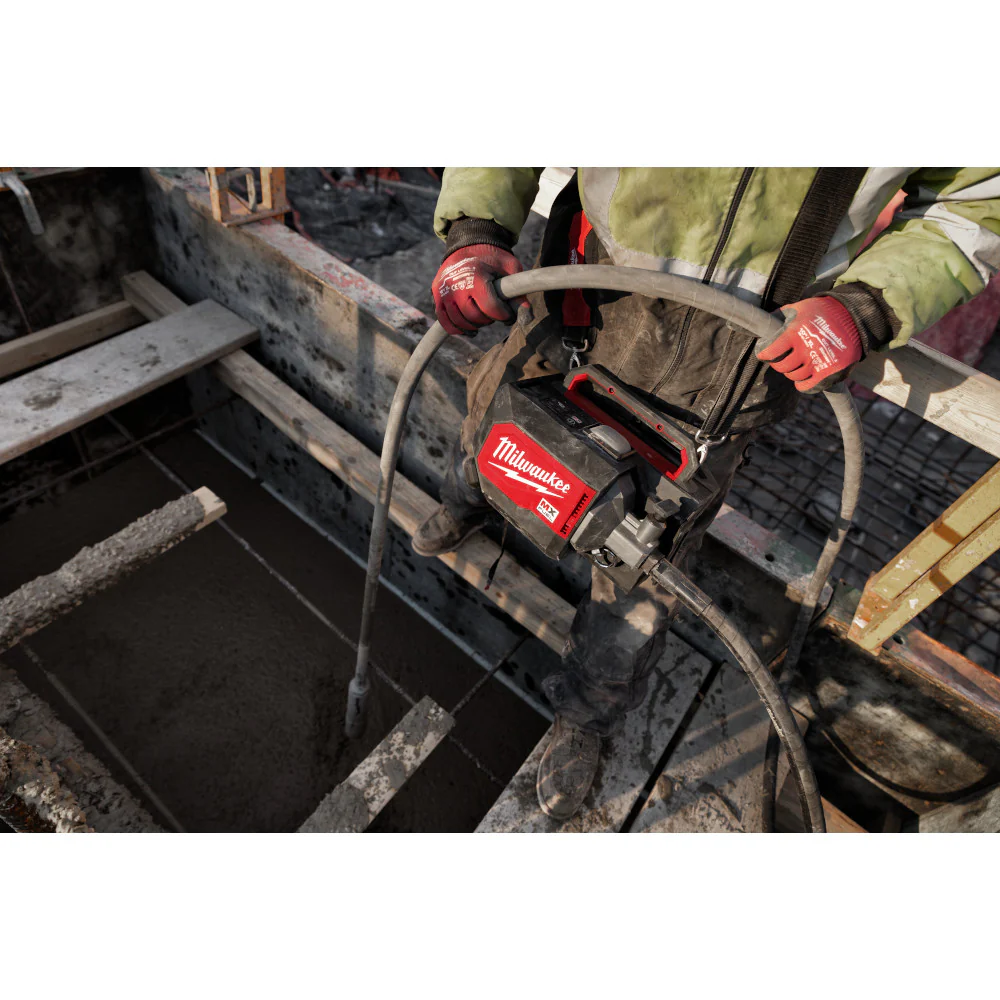 Milwaukee MX FUEL Concrete Vibrator Kit - Image 12