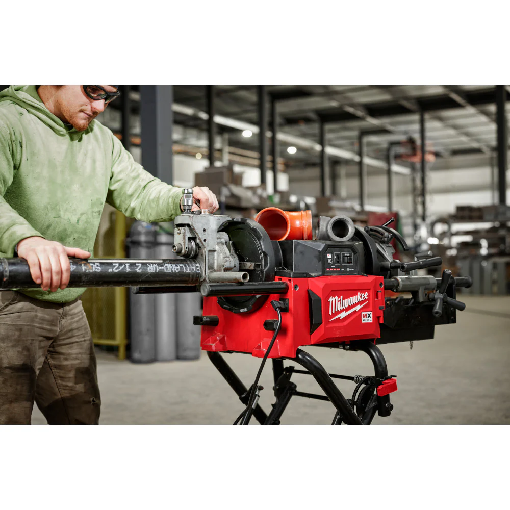 Milwaukee MX FUEL™ Pipe Threading Machine - Image 11