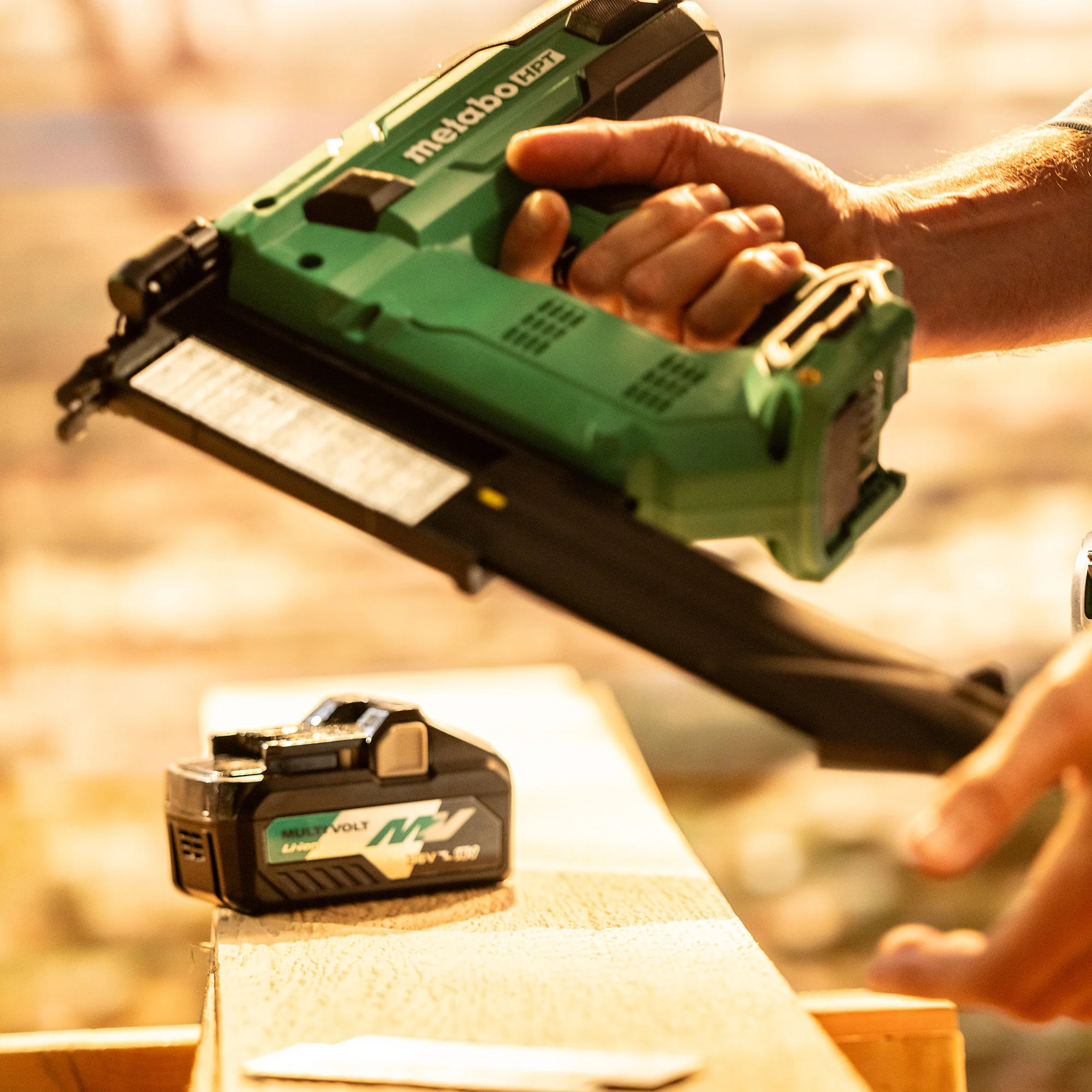 Metabo 18V MultiVolt 18G Compact Brad Nailer Kit - Image 2