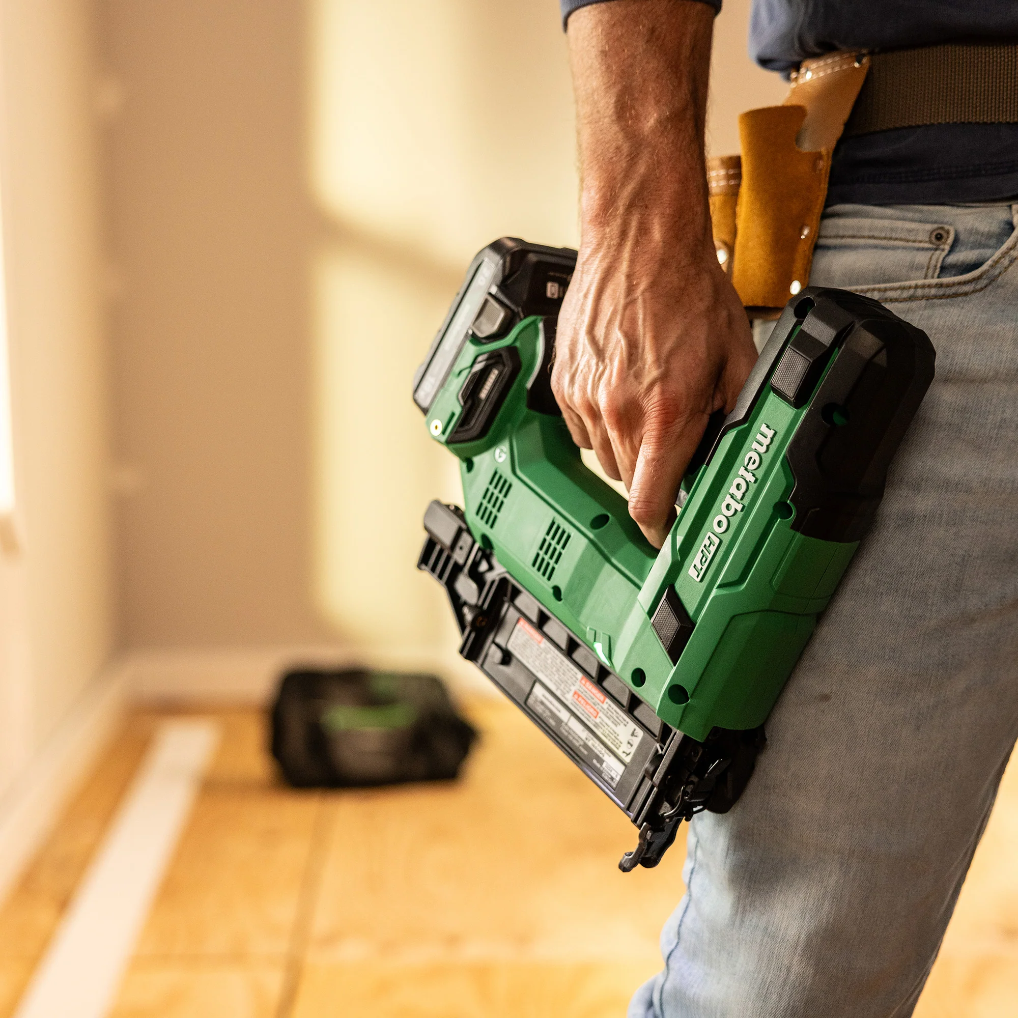 Metabo 18V MultiVolt 18G Compact Brad Nailer Kit - Image 4