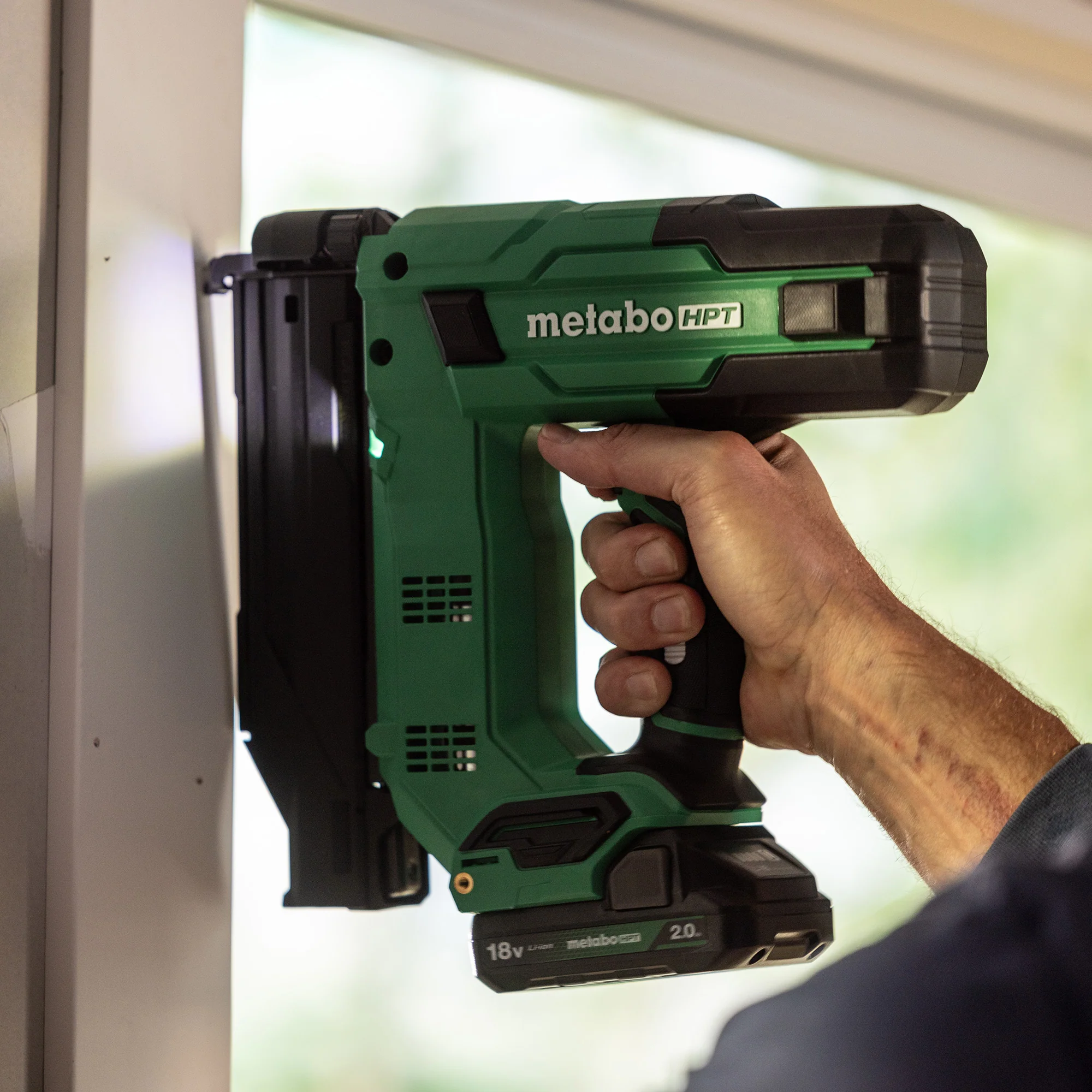 Metabo 18V MultiVolt 18G Compact Brad Nailer Kit - Image 7