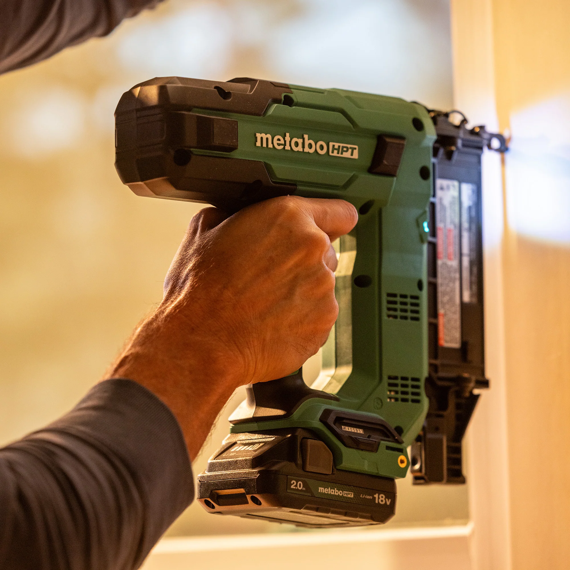 Metabo 18V MultiVolt 18G Compact Brad Nailer Kit - Image 8