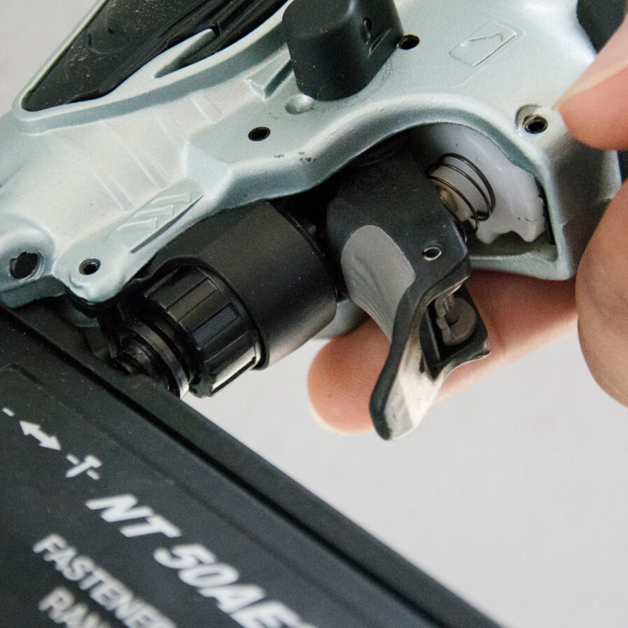 Metabo 2" 18 Gauge Brad Nailer - Image 2
