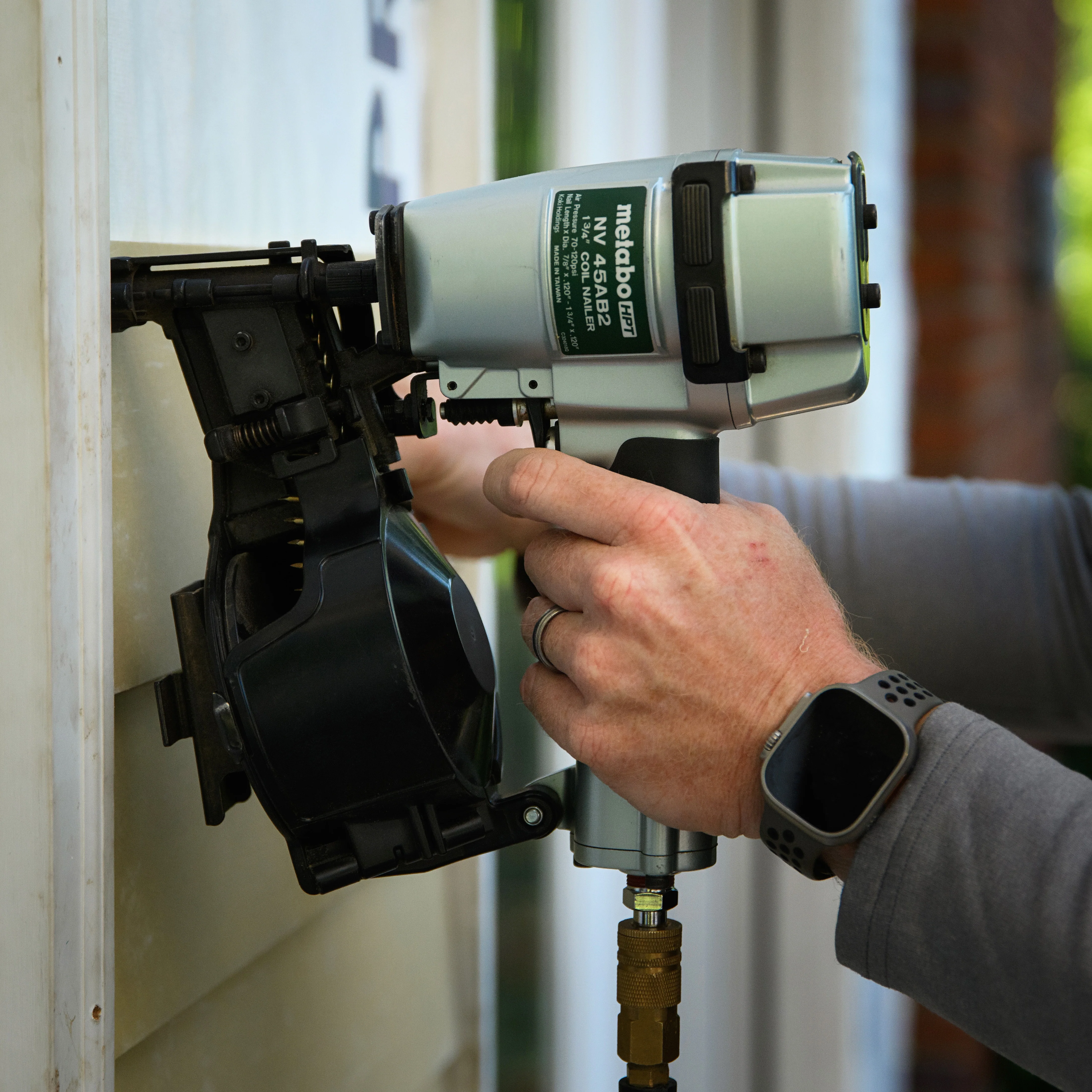 Metabo 1-3/4" Coil Roofing Nailer - Image 6