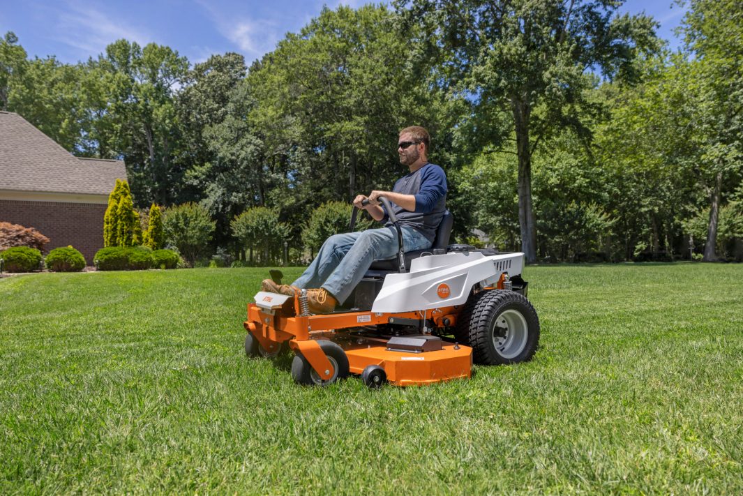 STIHL RZ 152 52" Gas Powered Zero-Turn Ride-On Lawn Mower - Image 3