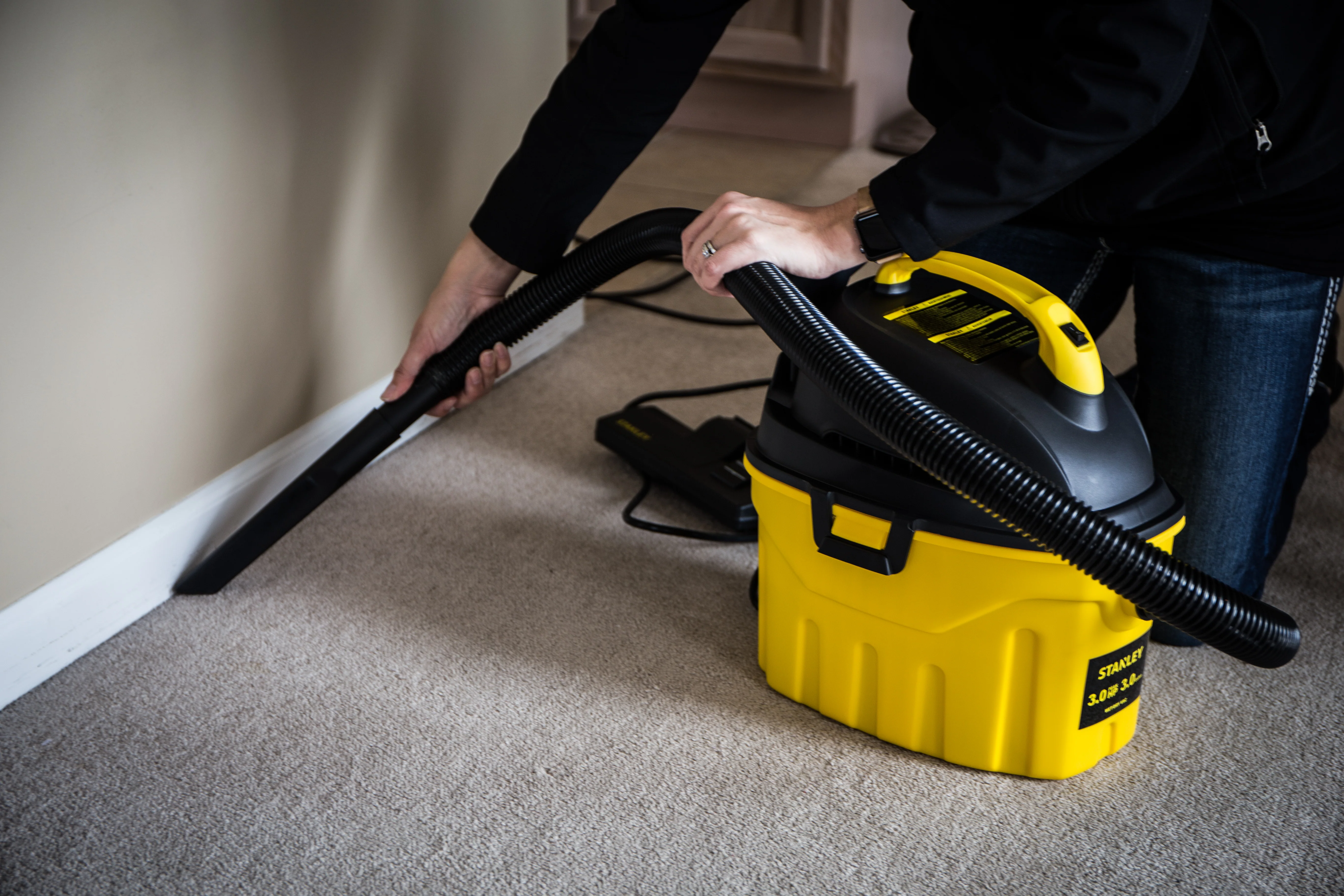 Stanley 3 gal. 3HP Poly Vacuum - Image 5