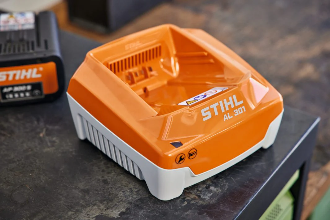 STIHL AL 301 High Speed Battery Charger - Image 2