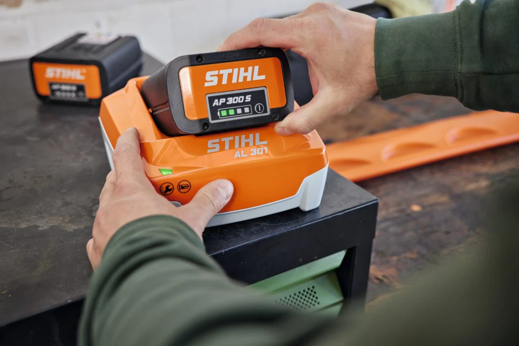 STIHL AL 301 High Speed Battery Charger - Image 3