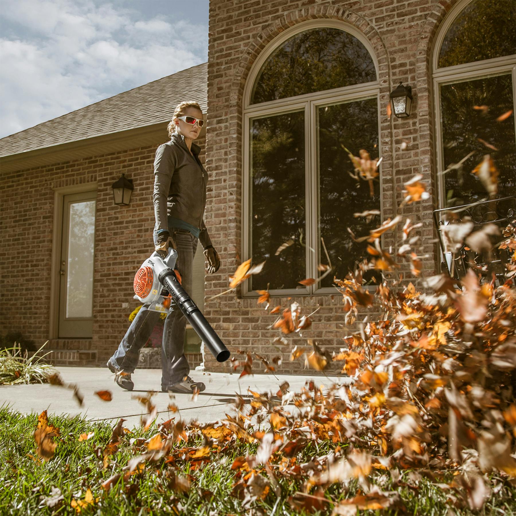 STIHL BG 56 C-E Handheld Gas Leaf Blower (27.2cc) w/ Easy2Start - Image 7