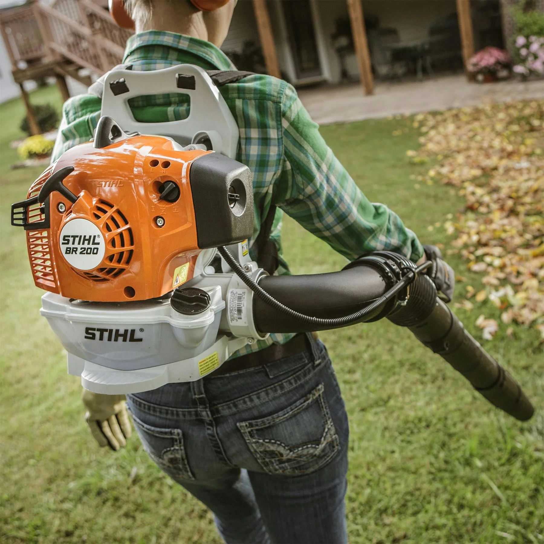 STIHL BR 200 Gas Powered Backpack Leaf Blower (27.2cc) - Image 3