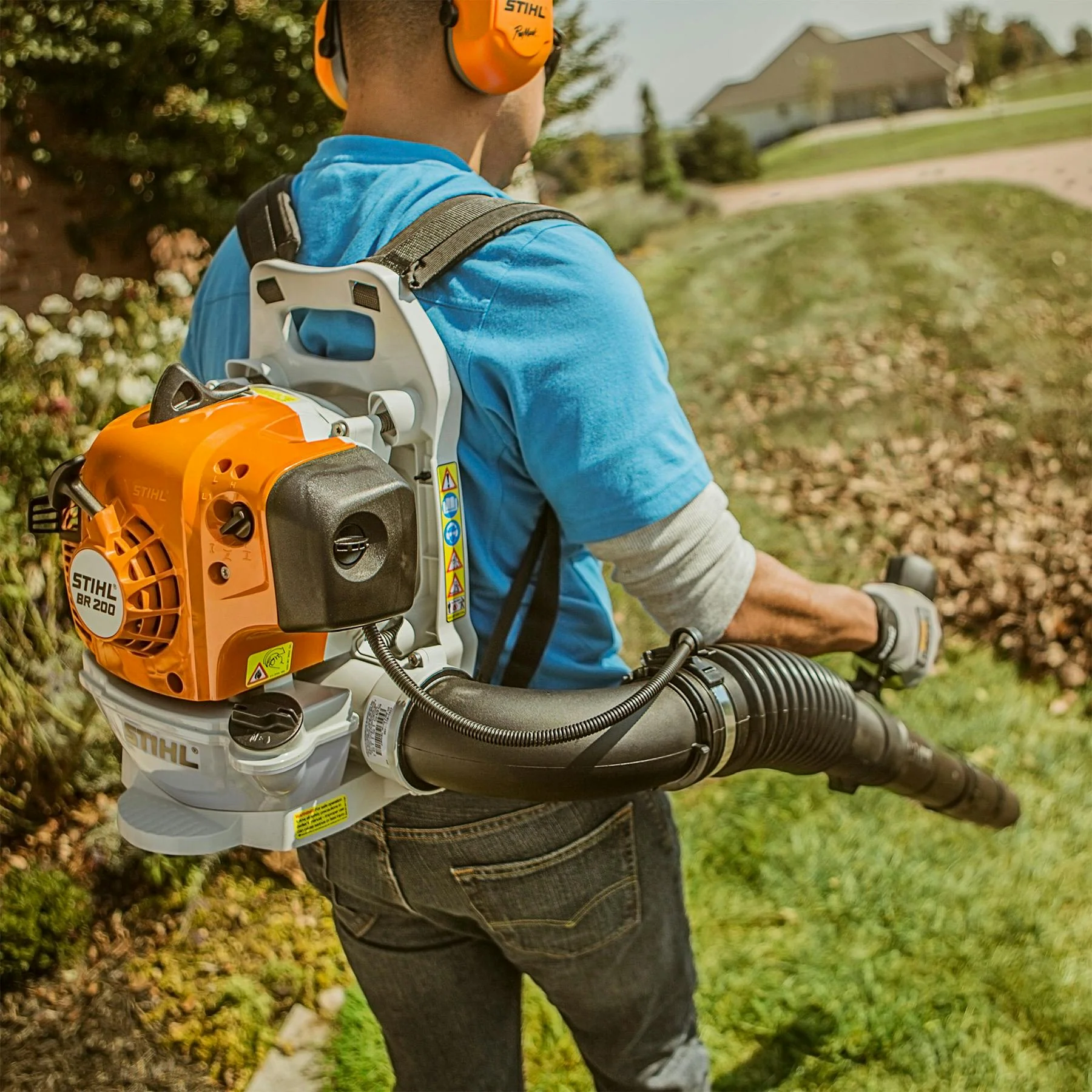 STIHL BR 200 Gas Powered Backpack Leaf Blower (27.2cc) - Image 4