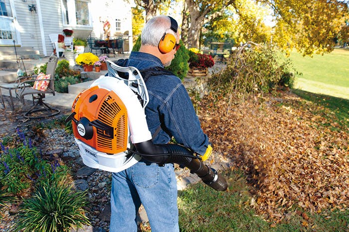 STIHL BR 500 Quiet Gas Powered Backpack Leaf Blower (64.8cc) - Image 2