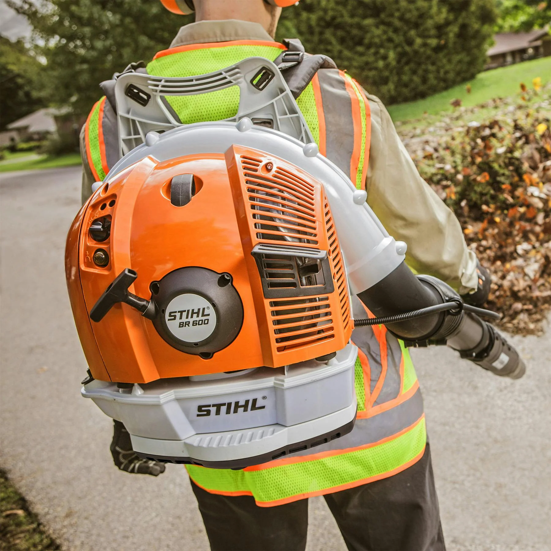 STIHL BR 600 Gas Powered Backpack Leaf Blower (64.8cc) - Image 5