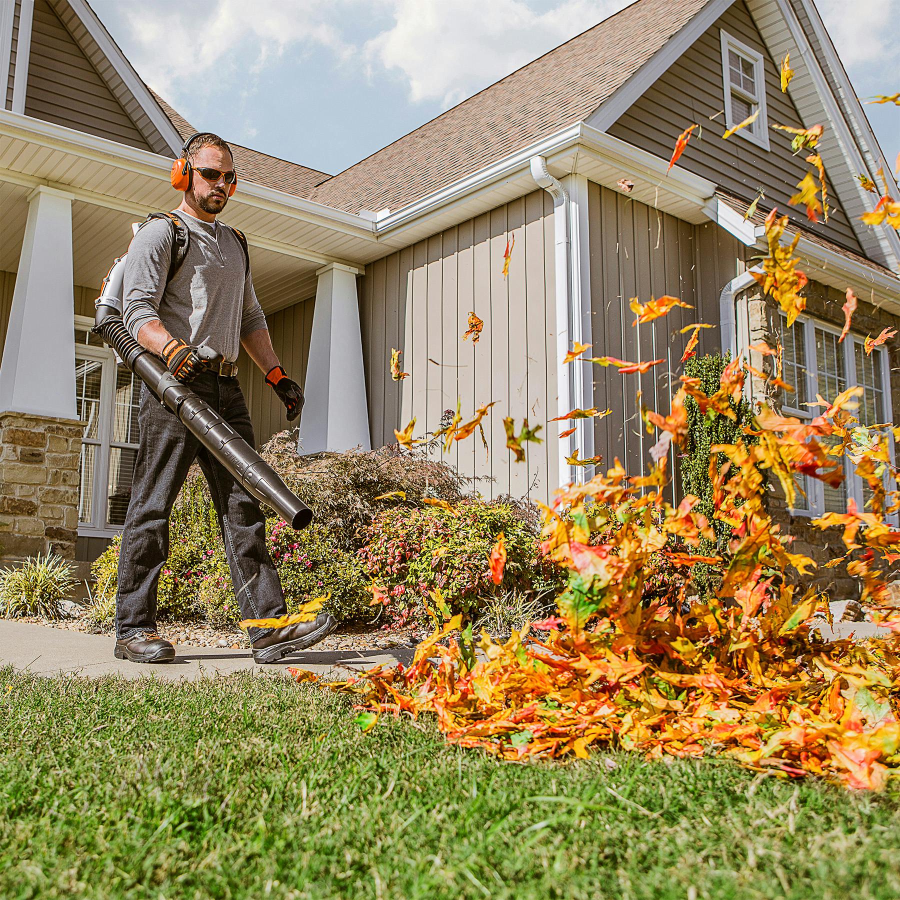STIHL BR 600 Gas Powered Backpack Leaf Blower (64.8cc) - Image 7