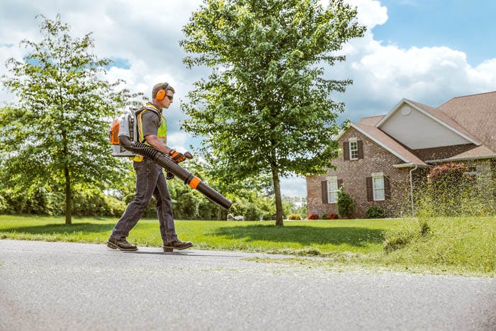 STIHL BR 700 Gas Powered Backpack Leaf Blower (64.8cc) - Image 4