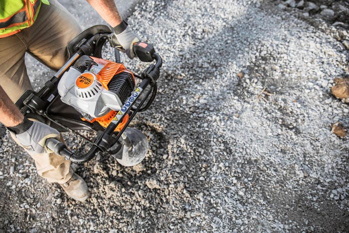 STIHL BT 131 Gas Powered Earth Auger (36.3cc) - Image 4