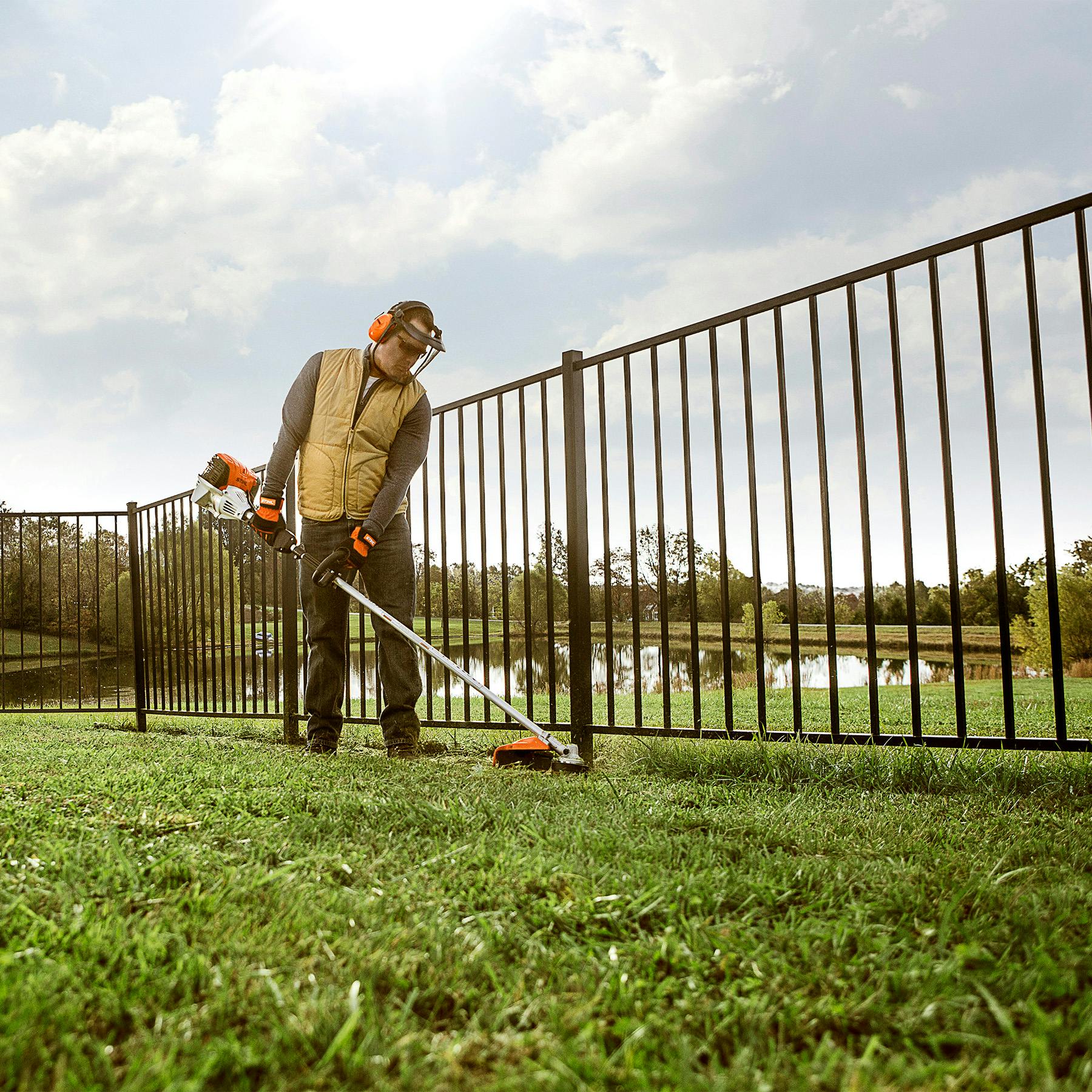 STIHL FS 131 R Professional Gas Brushcutter/Trimmer (36.3cc) - Image 8