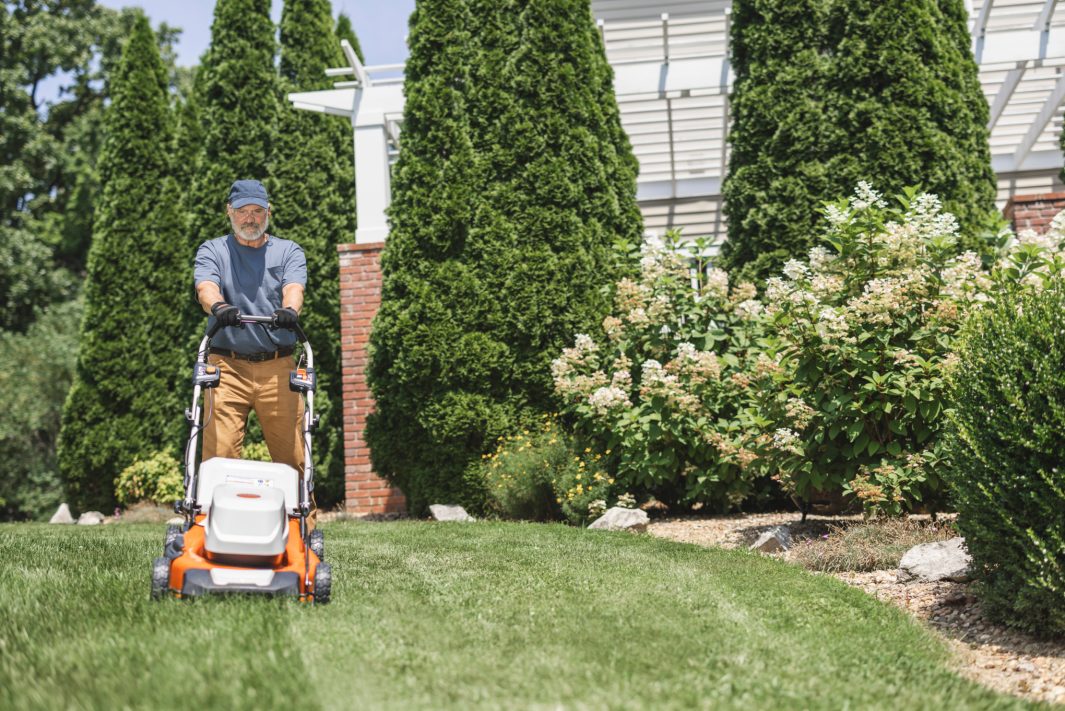 STIHL RMA 353V Self Propelled  Cordless Lawn Mower - Tool Only - Image 4