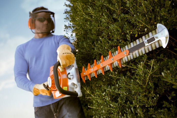 STIHL HS 56 24" Professional Gas Powered Hedge Trimmer (21.4cc) - Image 3