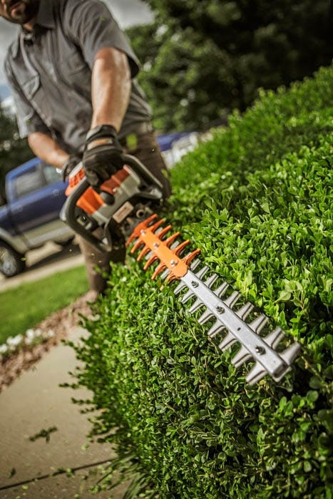 STIHL HS 82R 24" Professional Gas Powered Hedge Trimmer (22.7cc) - Image 4
