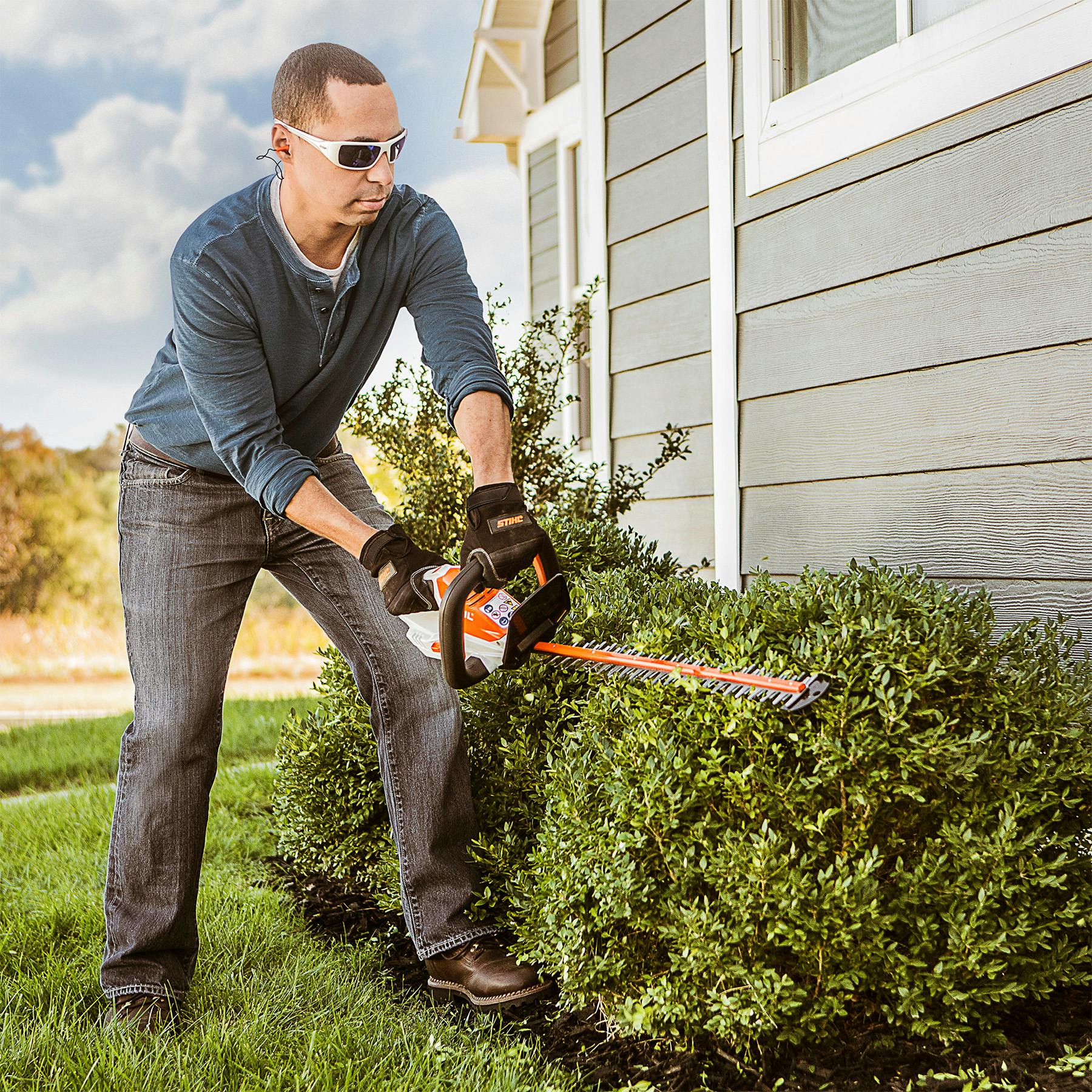 STIHL HSA 45 18V Integrated Battery Hedge Trimmer Kit - Image 8