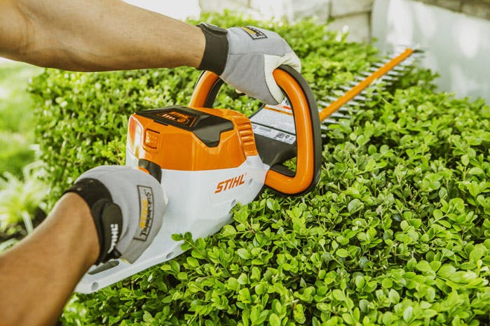 STIHL HSA 56 18" Cordless Hedge Trimmer Kit (AK System) - Image 5