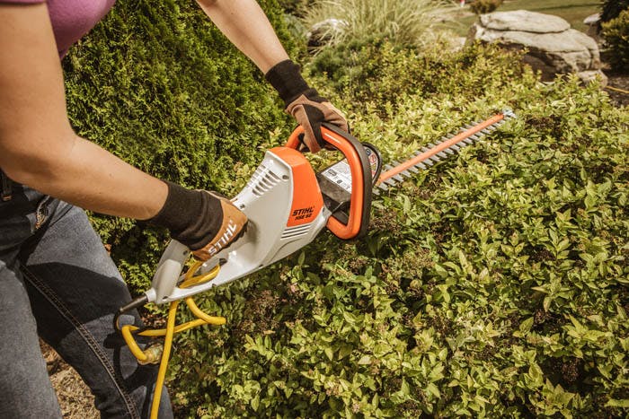 STIHL HSE 52 20" Electric Hedge Trimmer - Image 4
