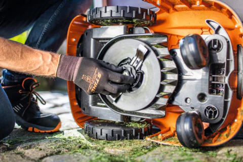STIHL RMI 422PC iMOW® Gen 4 Autonomous Robotic Lawn Mower - Image 10