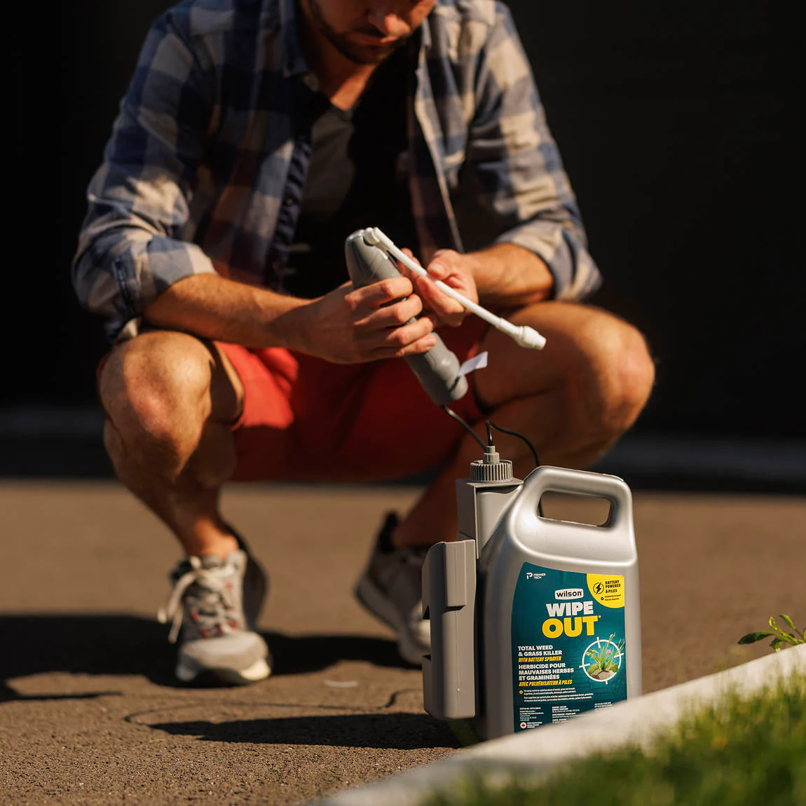 Wilson WIPE OUT Total Weed & Grass Killer With Battery Sprayer - Image 2