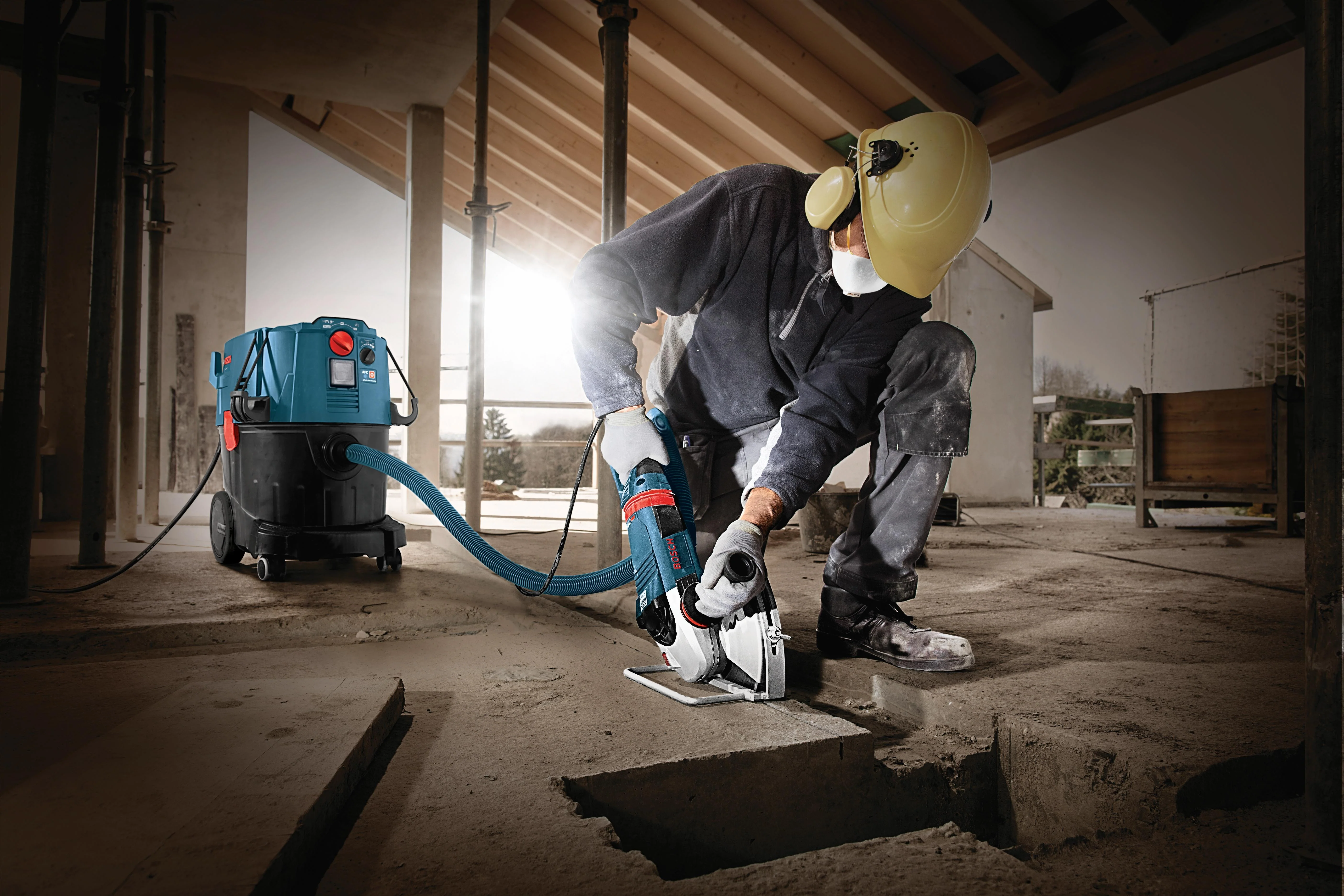 Bosch 9-Gallon Dust Extractor w/ Auto Filter Clean & HEPA Filter - Image 11