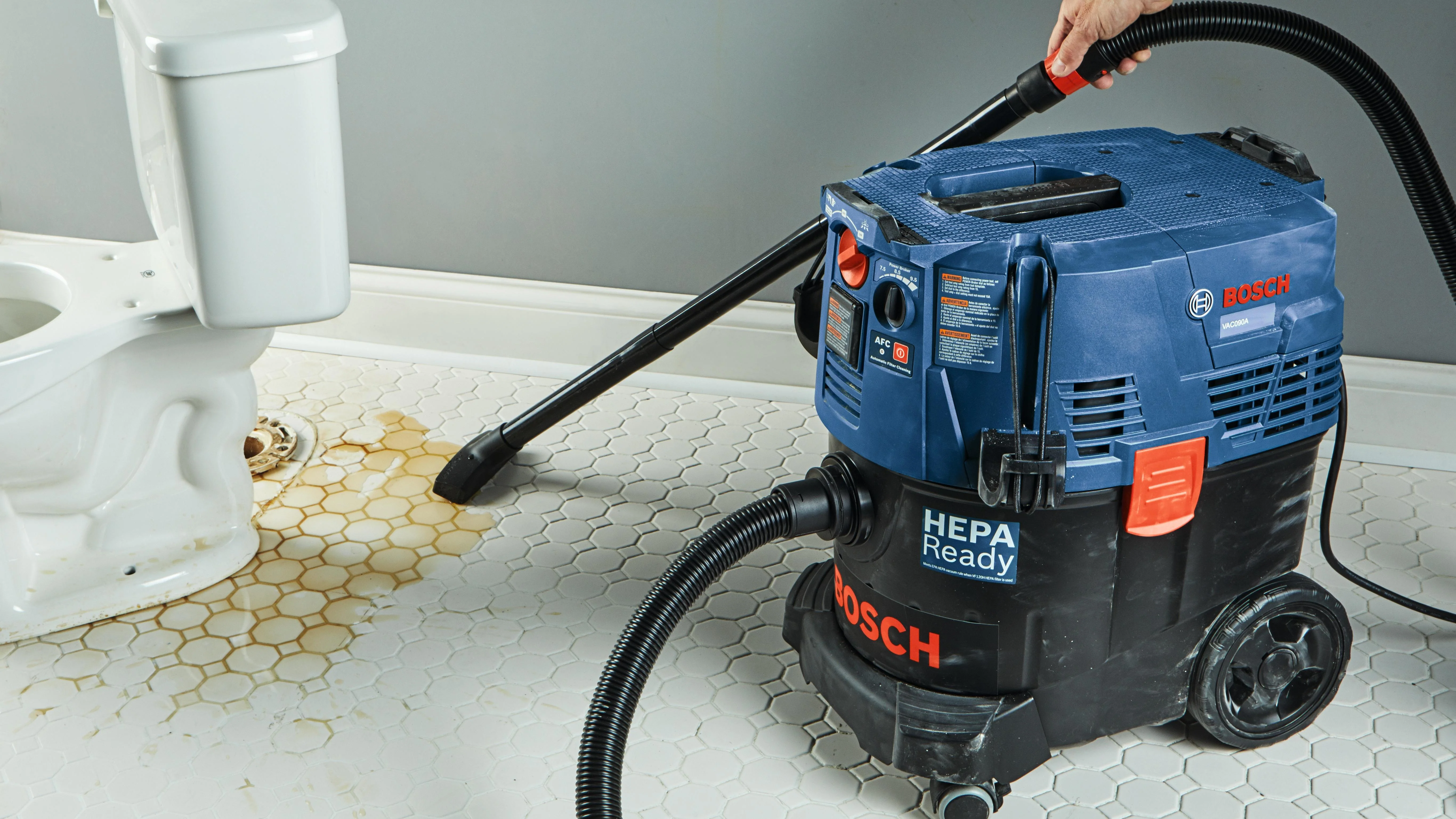 Bosch 9-Gallon Dust Extractor w/ Auto Filter Clean & HEPA Filter - Image 8