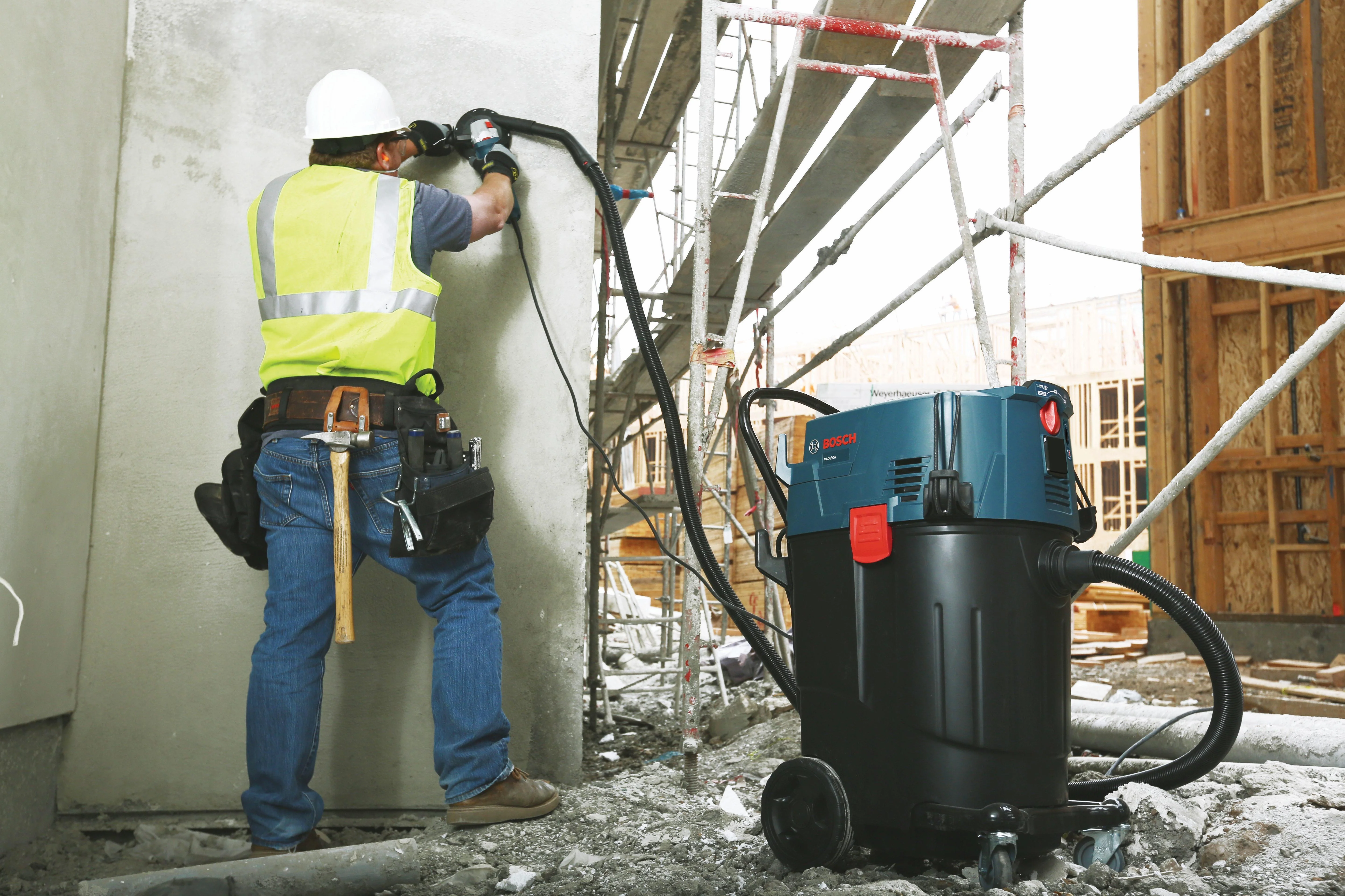 Bosch 14-Gallon Dust Extractor w/ Auto Filter Clean & HEPA Filter - Image 4