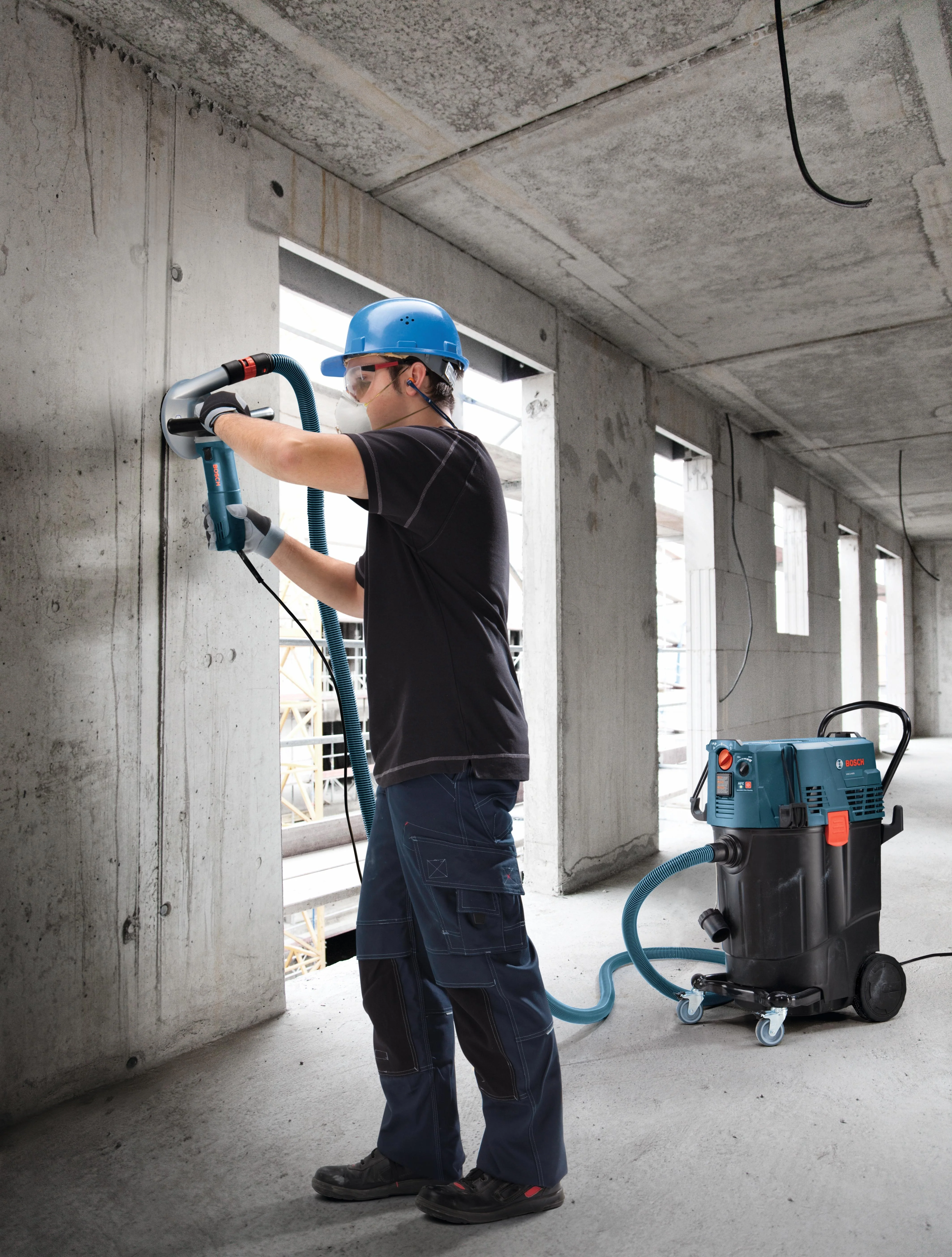 Bosch 14-Gallon Dust Extractor w/ Auto Filter Clean & HEPA Filter - Image 5