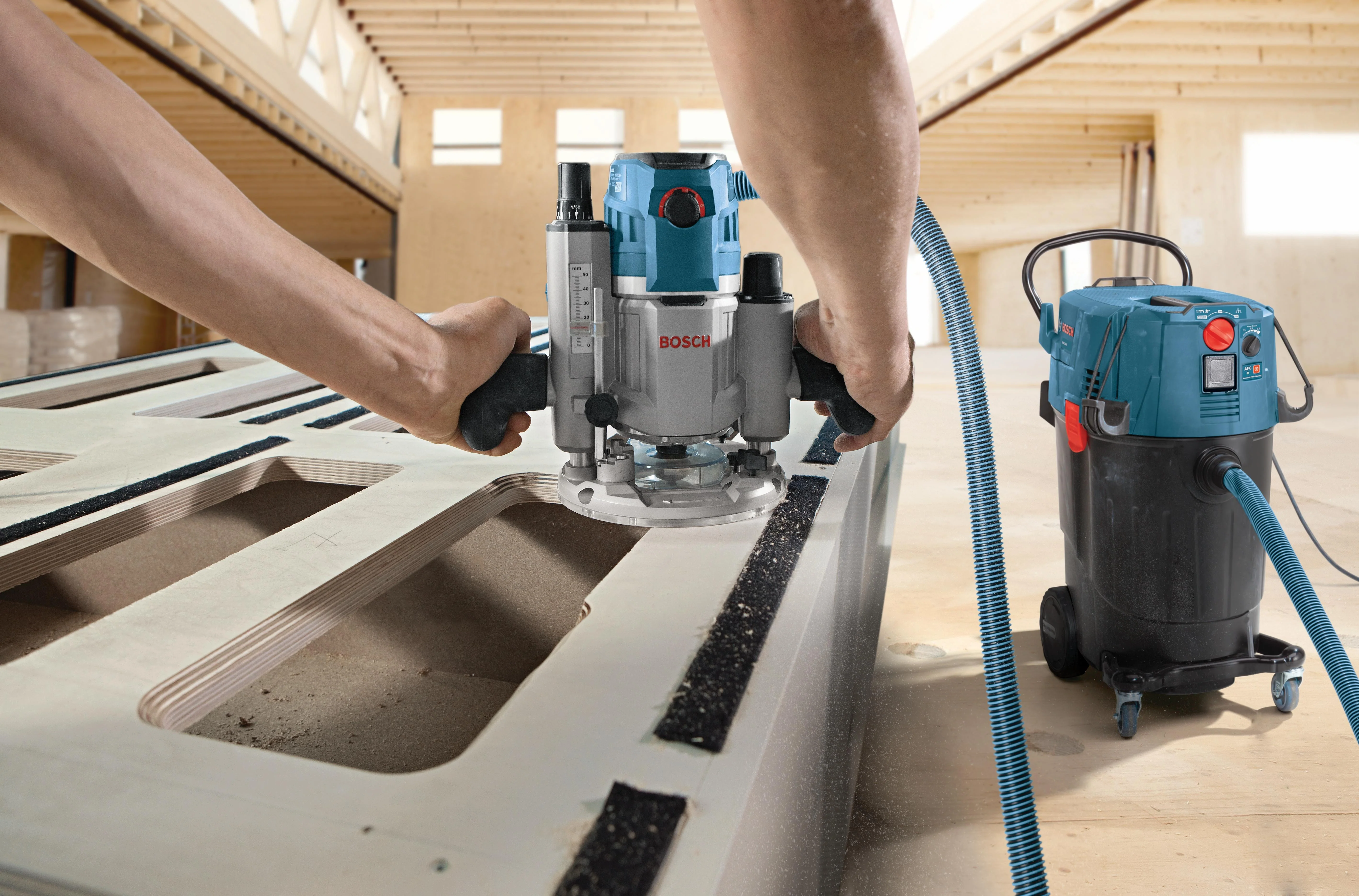 Bosch 14-Gallon Dust Extractor w/ Auto Filter Clean & HEPA Filter - Image 6